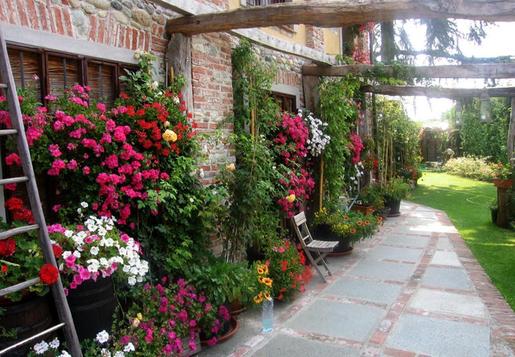 La Via' Bed & Breakfast Cavour Bagian luar foto