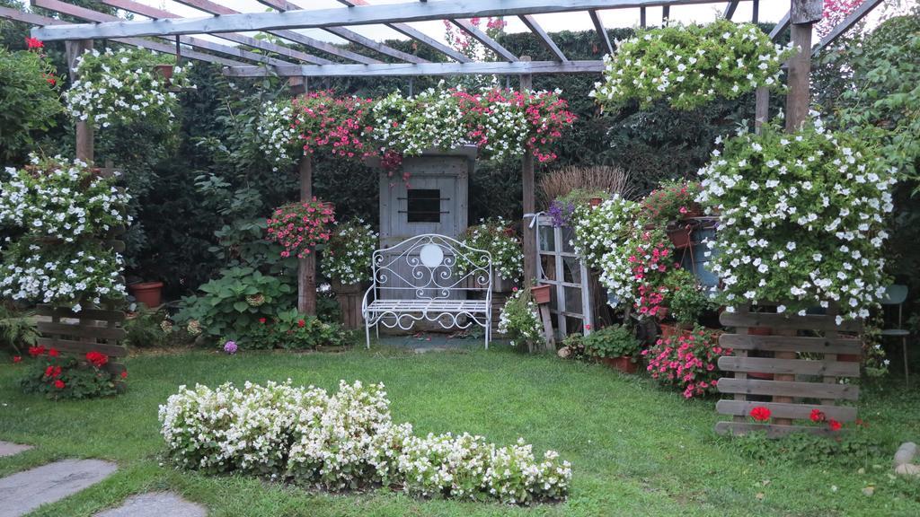La Via' Bed & Breakfast Cavour Bagian luar foto